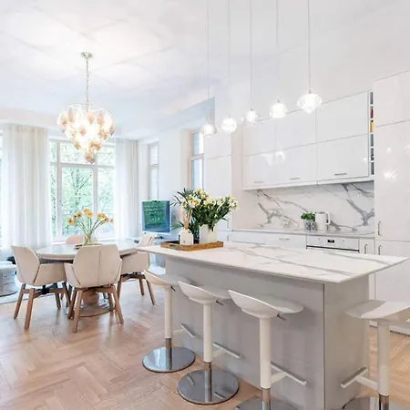 Jogailos Peaceful Old Town Luxury 3 Bdr, 2 Bthr, Free Garage, Top-speed Wifi *