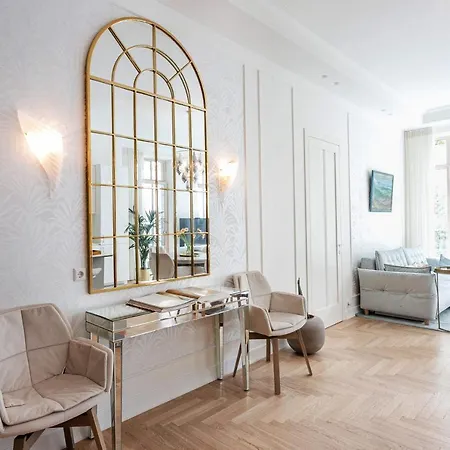 Jogailos Peaceful Old Town Luxury 3 Bdr, 2 Bthr, Free Garage, Top-speed Wifi Appartement *