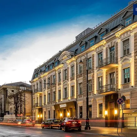 Apartment Jogailos Peaceful Old Town Luxury 3 Bdr, 2 Bthr, Free Garage, Top-speed Wifi