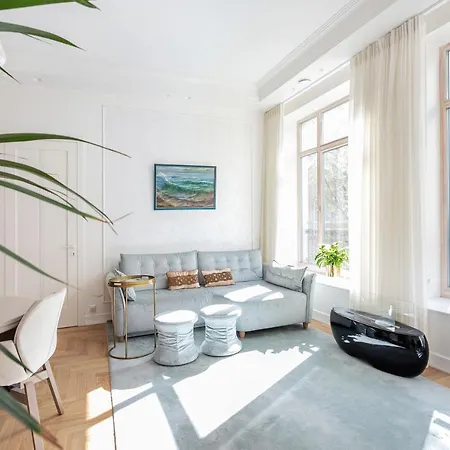 Apartment Jogailos Peaceful Old Town Luxury 3 Bdr, 2 Bthr, Free Garage, Top-speed Wifi Vilnius