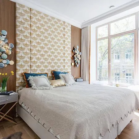 Jogailos Peaceful Old Town Luxury 3 Bdr, 2 Bthr, Free Garage, Top-speed Wifi Вильнюс