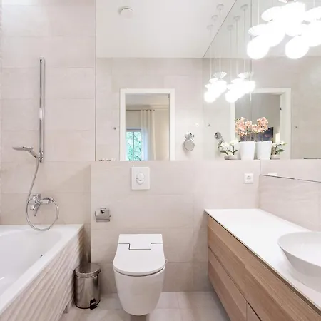 Jogailos Peaceful Old Town Luxury 3 Bdr, 2 Bthr, Free Garage, Top-speed Wifi Lägenhet VNO