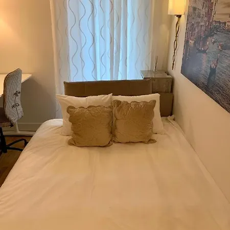 Apartment Jogailos Peaceful Old Town Luxury 3 Bdr, 2 Bthr, Free Garage, Top-speed Wifi