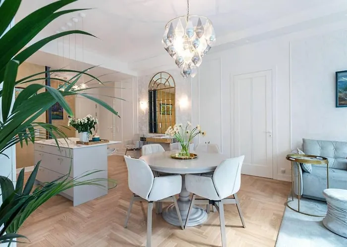 Jogailos Peaceful Old Town Luxury 3 Bdr, 2 Bthr, Free Garage, Top-speed Wifi Apartmán