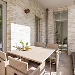 Butas Jogailos Peaceful Old Town Luxury 3 Bdr, 2 Bthr, Free Garage, Top-speed Wifi