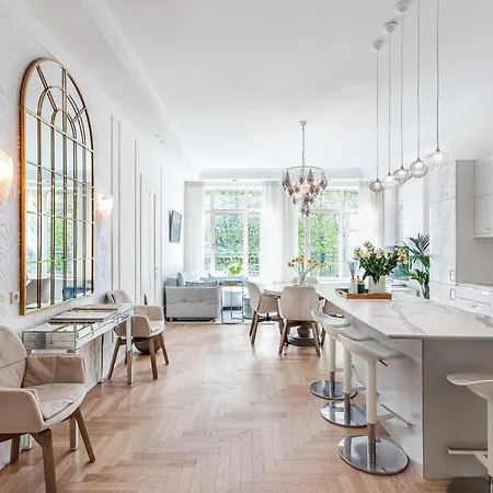 Jogailos Peaceful Old Town Luxury 3 Bdr, 2 Bthr, Free Garage, Top-speed Wifi * Vilnius