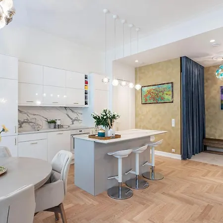 Jogailos Peaceful Old Town Luxury 3 Bdr, 2 Bthr, Free Garage, Top-speed Wifi 维尔纽斯