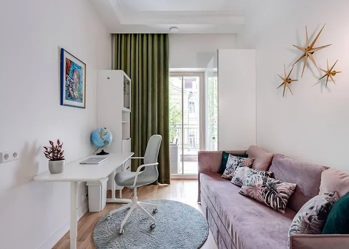 Lägenhet Jogailos Peaceful Old Town Luxury 3 Bdr, 2 Bthr, Free Garage, Top-speed Wifi