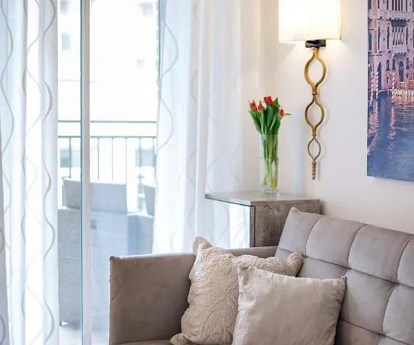 Jogailos Peaceful Old Town Luxury 3 Bdr, 2 Bthr, Free Garage, Top-speed Wifi * ヴィリニュス