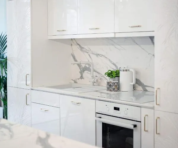 Jogailos Peaceful Old Town Luxury 3 Bdr, 2 Bthr, Free Garage, Top-speed Wifi *