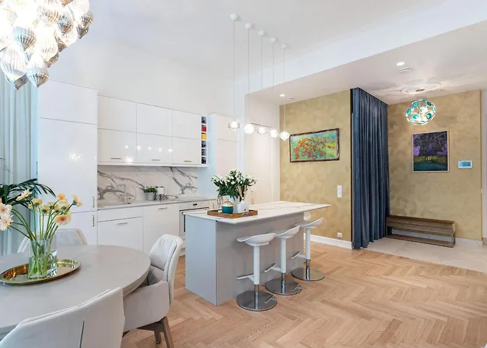 Jogailos Peaceful Old Town Luxury 3 Bdr, 2 Bthr, Free Garage, Top-speed Wifi ヴィリニュス