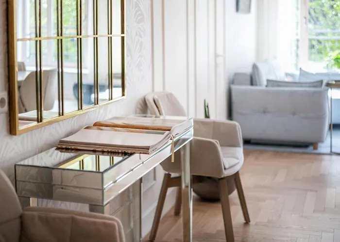 Lägenhet Jogailos Peaceful Old Town Luxury 3 Bdr, 2 Bthr, Free Garage, Top-speed Wifi *